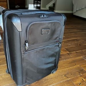 Tumi Hardshell 4 Wheel